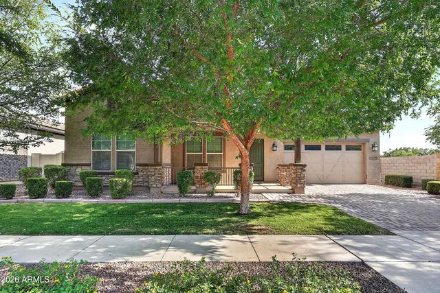 7117 E Peralta Circle, Mesa, AZ 85212