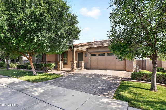 7117 E Peralta Circle, Mesa, AZ 85212