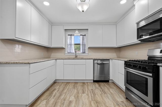 25 Hillcrest, Ardmore, OK 73401