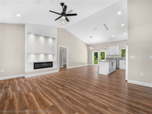 321 Roadrunner Avenue, Sebring, FL 33870