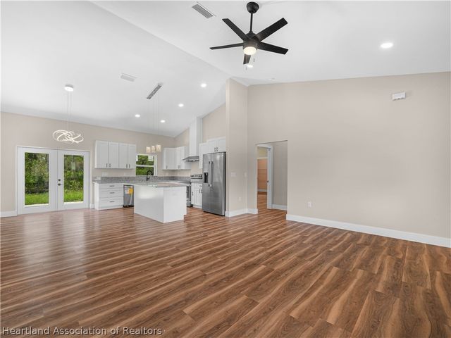 321 Roadrunner Avenue, Sebring, FL 33870