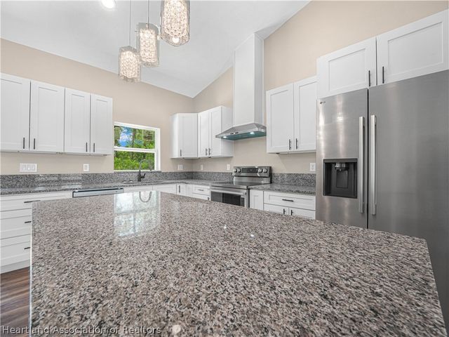 321 Roadrunner Avenue, Sebring, FL 33870
