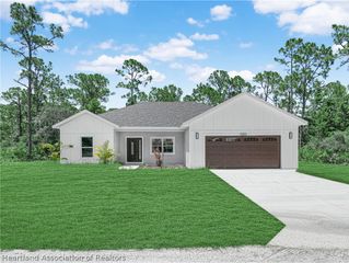 321 Roadrunner Avenue, Sebring, FL 33870