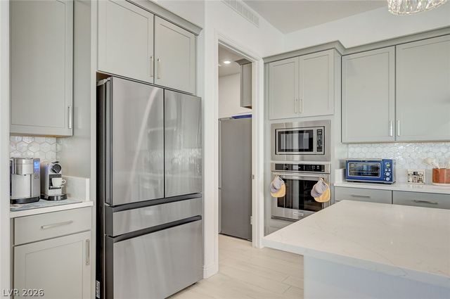 133 Mirage View Drive, Henderson, NV 89011