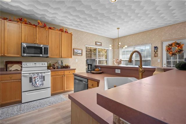 422 Berndale DR, Chesapeake, VA 23322