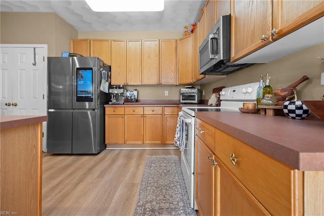 422 Berndale DR, Chesapeake, VA 23322