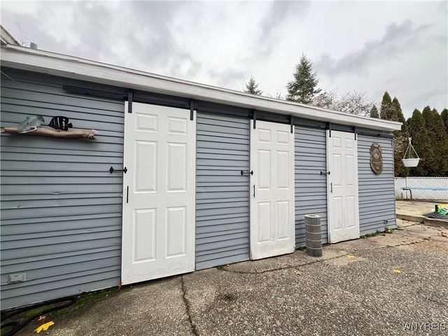 60 Waltham Avenue, Lancaster, NY 14086