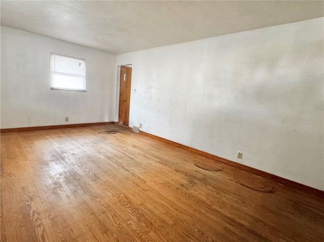 212 Scott St, Speers Boro, PA 15022