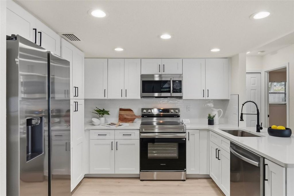 Image 16 of property listing at 60 DURHAM COURT, Palm Harbor, FL 34683
