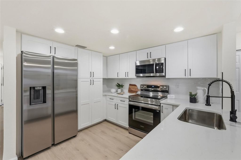 Image 17 of property listing at 60 DURHAM COURT, Palm Harbor, FL 34683