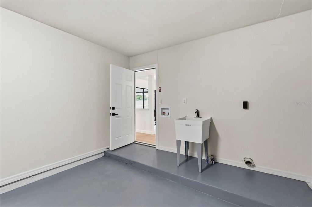 Image 28 of property listing at 60 DURHAM COURT, Palm Harbor, FL 34683