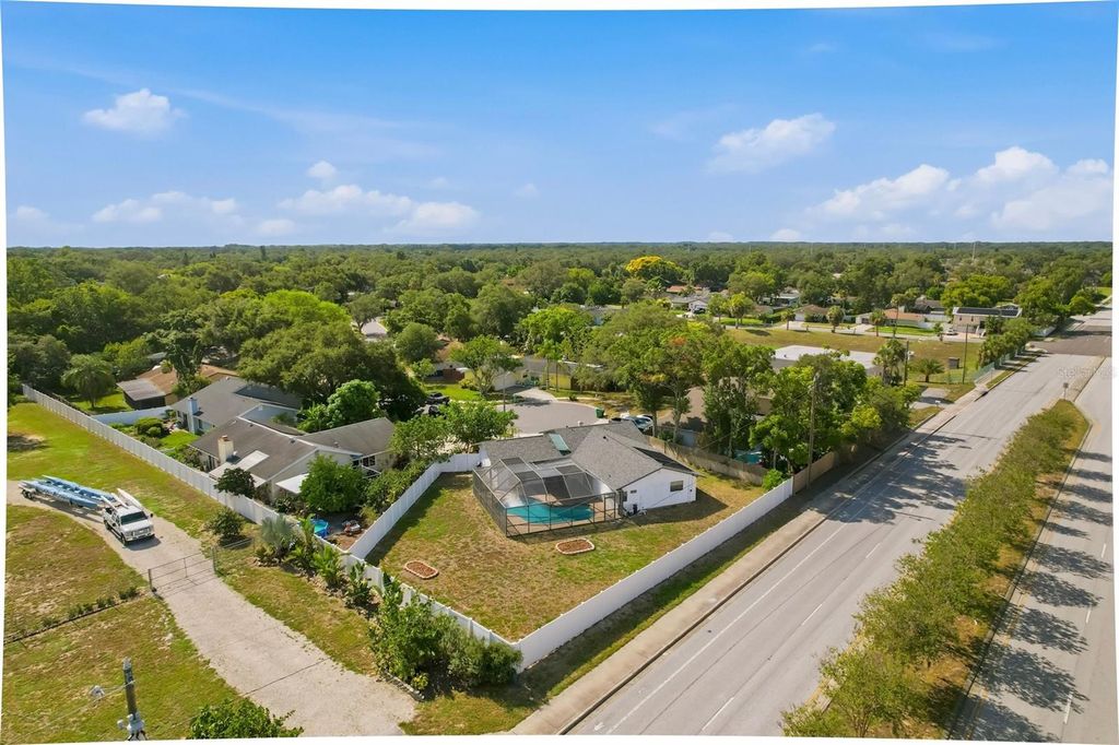 Image 40 of property listing at 60 DURHAM COURT, Palm Harbor, FL 34683