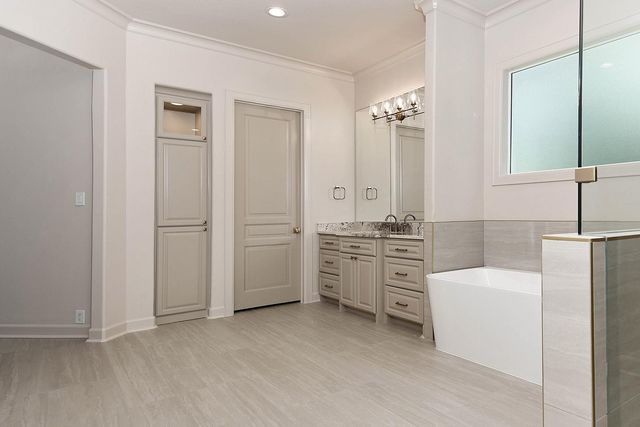 74 Batesbrooke Court, The Woodlands, TX 77381
