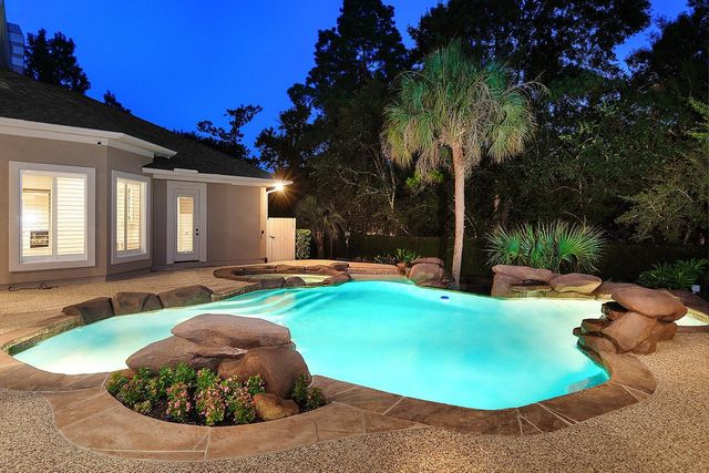 74 Batesbrooke Court, The Woodlands, TX 77381