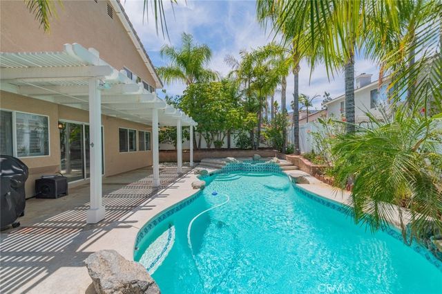 3420 New York, Corona, CA 92882