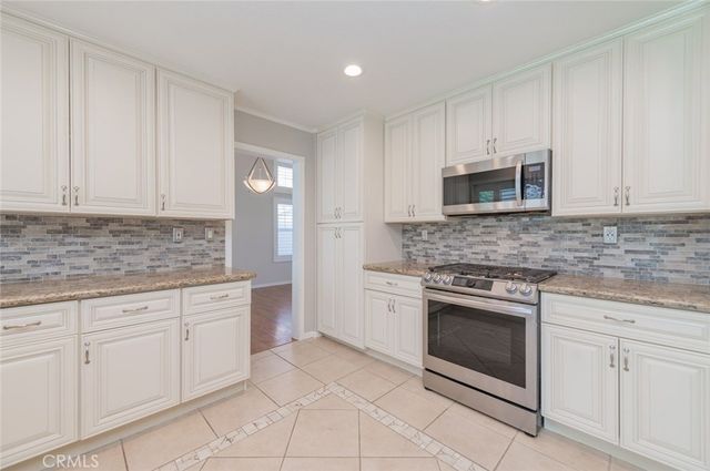 3420 New York, Corona, CA 92882