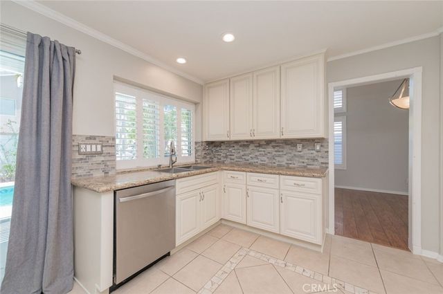 3420 New York, Corona, CA 92882