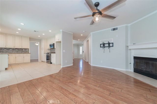 3420 New York, Corona, CA 92882