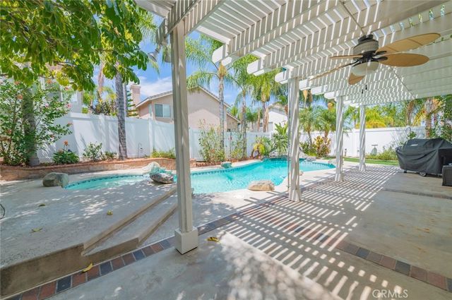 3420 New York, Corona, CA 92882