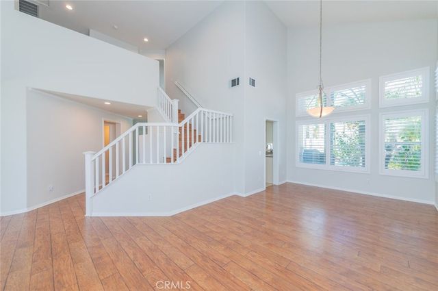 3420 New York, Corona, CA 92882
