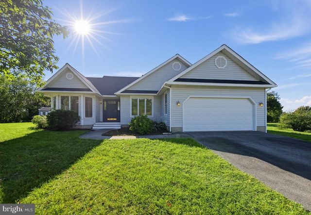 127 MONARCH CT, Martinsburg, WV 25403