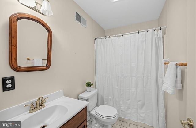 127 MONARCH CT, Martinsburg, WV 25403