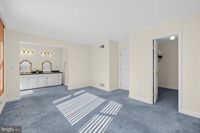 127 MONARCH CT, Martinsburg, WV 25403