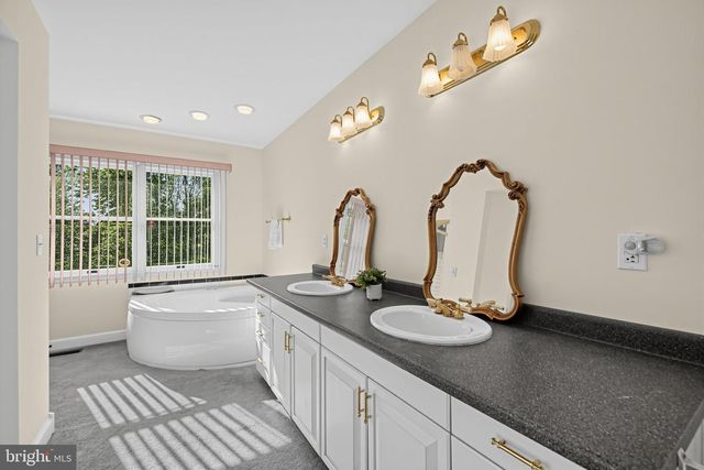 127 MONARCH CT, Martinsburg, WV 25403