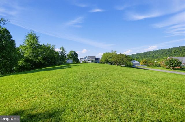 127 MONARCH CT, Martinsburg, WV 25403