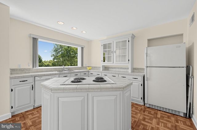 127 MONARCH CT, Martinsburg, WV 25403