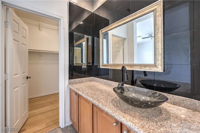 10227 Sunset Gardens Drive, Las Vegas, NV 89135