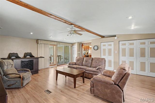 22376 S Stracks Church Road, Wright City, MO 63390