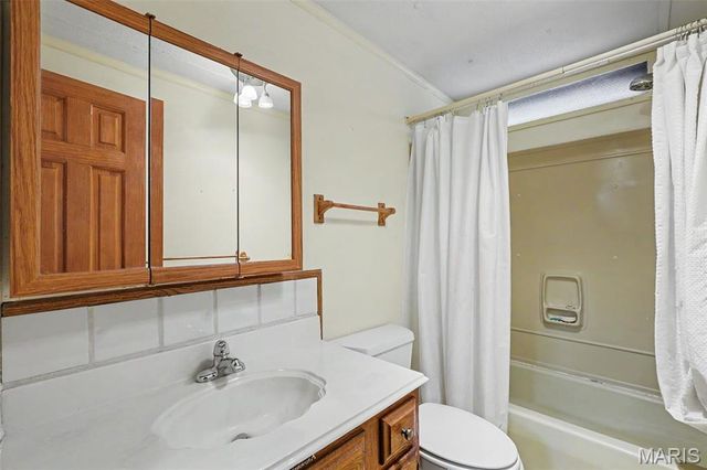 22376 S Stracks Church Road, Wright City, MO 63390