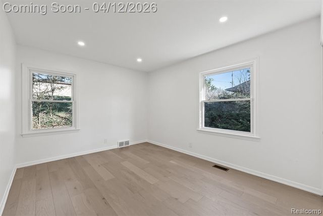 6850 White Pine Drive, Bloomfield Hills, MI 48301