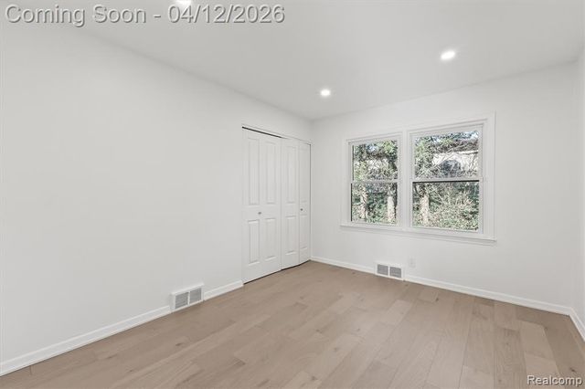 6850 White Pine Drive, Bloomfield Hills, MI 48301