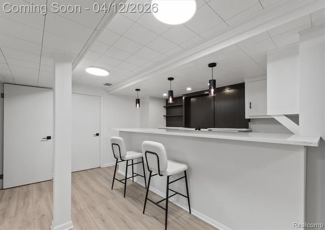 6850 White Pine Drive, Bloomfield Hills, MI 48301