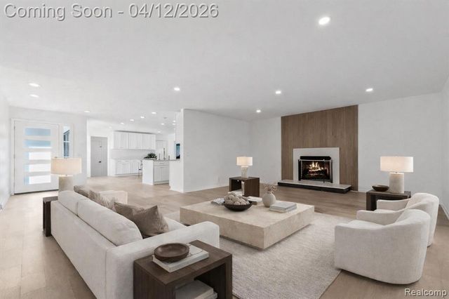 6850 White Pine Drive, Bloomfield Hills, MI 48301