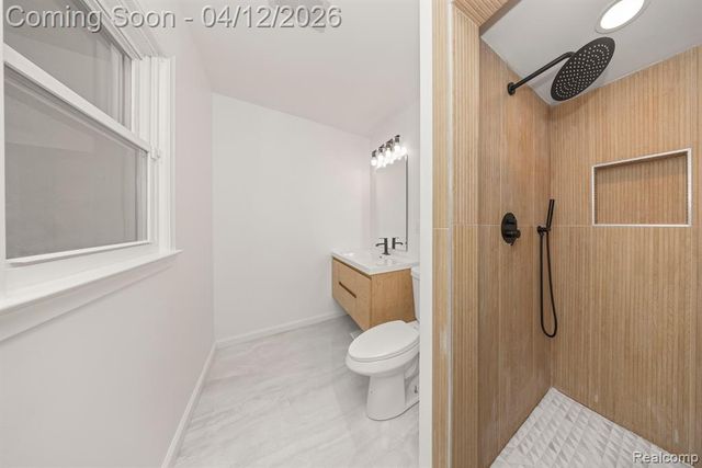 6850 White Pine Drive, Bloomfield Hills, MI 48301