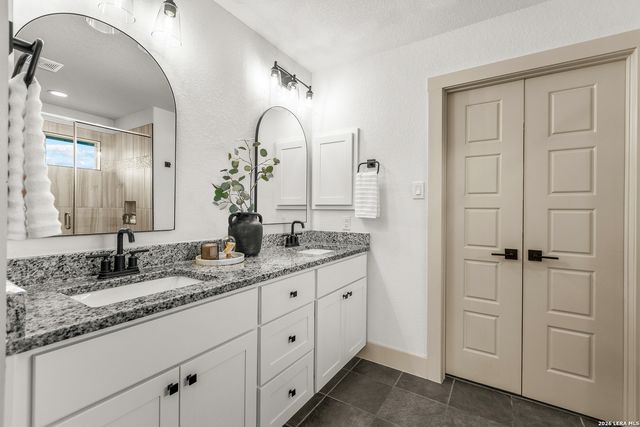 116 Hiram Cook, Blanco, TX 78606