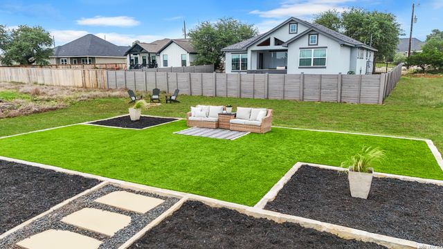 116 Hiram Cook, Blanco, TX 78606
