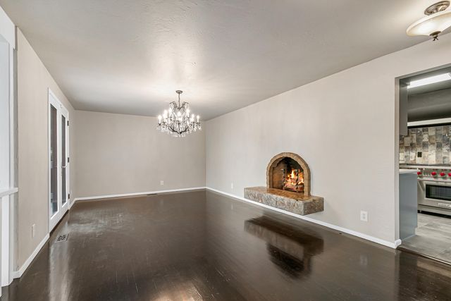 443 Conestoga Circle, Jacksonville, OR 97530