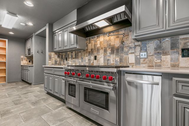 443 Conestoga Circle, Jacksonville, OR 97530