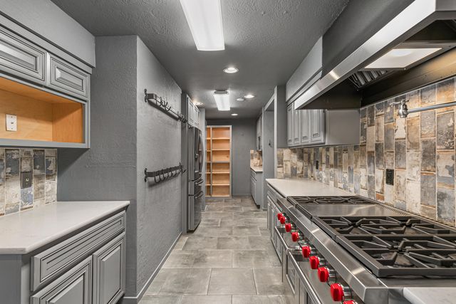 443 Conestoga Circle, Jacksonville, OR 97530