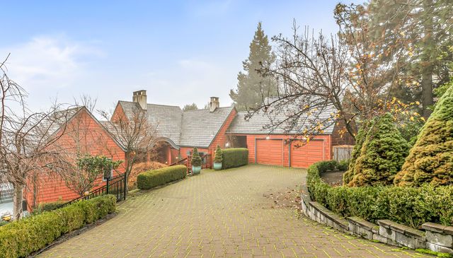 443 Conestoga Circle, Jacksonville, OR 97530