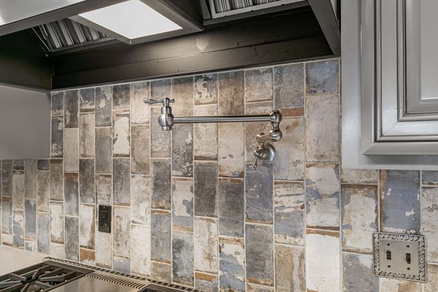 443 Conestoga Circle, Jacksonville, OR 97530