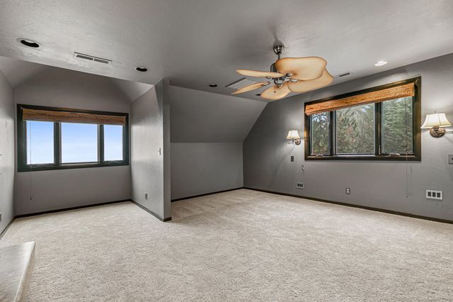 443 Conestoga Circle, Jacksonville, OR 97530