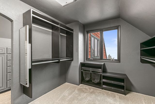 443 Conestoga Circle, Jacksonville, OR 97530