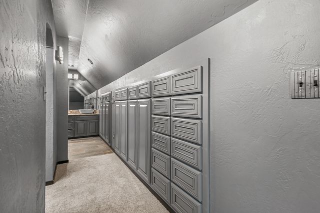 443 Conestoga Circle, Jacksonville, OR 97530