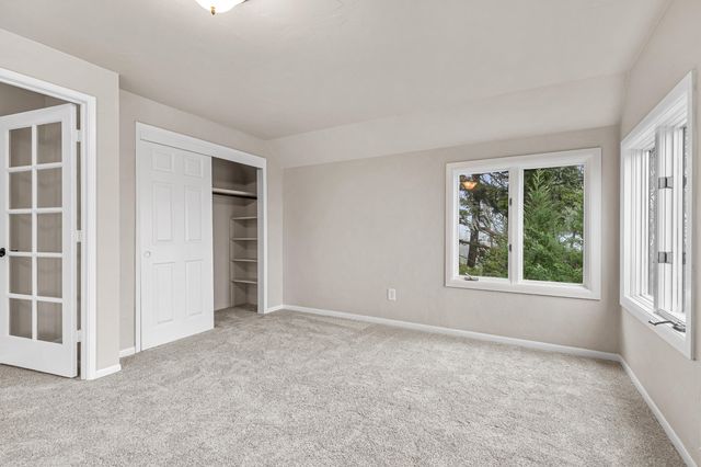 443 Conestoga Circle, Jacksonville, OR 97530