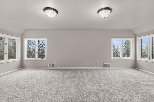 443 Conestoga Circle, Jacksonville, OR 97530